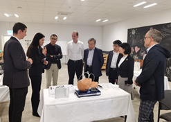 2023年11月10日，國藥集團董事長劉敬楨應(yīng)邀率團訪問歐洲領(lǐng)先的高端醫(yī)用耗材提供商洛曼勞仕醫(yī)療集團